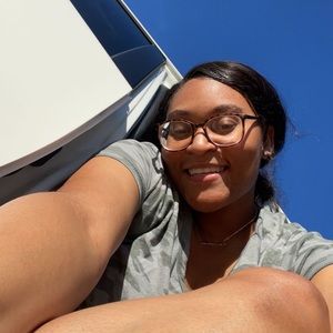 Meet your Posher, Kenneshia